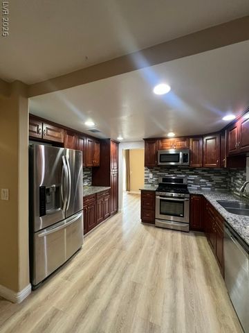 9800 Great Bend Drive, Las Vegas, NV 89117
