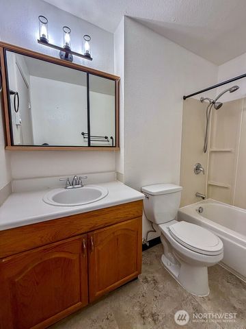 15138 65th Avenue S #107, Tukwila, WA 98188