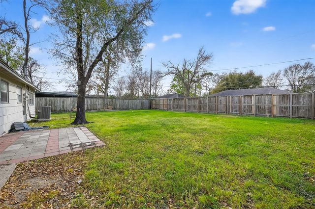 2007 Antoine Drive, Houston, TX 77055
