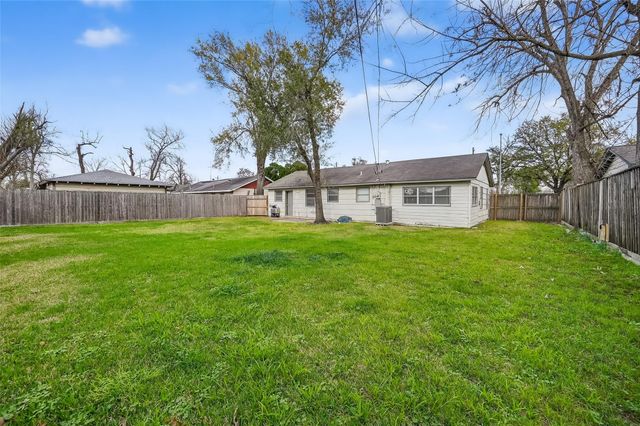 2007 Antoine Drive, Houston, TX 77055