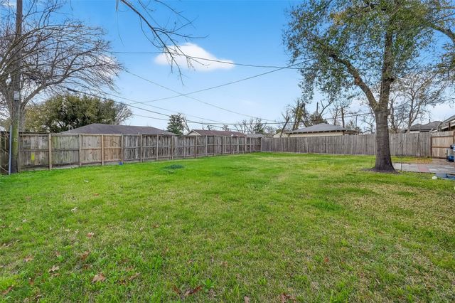 2007 Antoine Drive, Houston, TX 77055