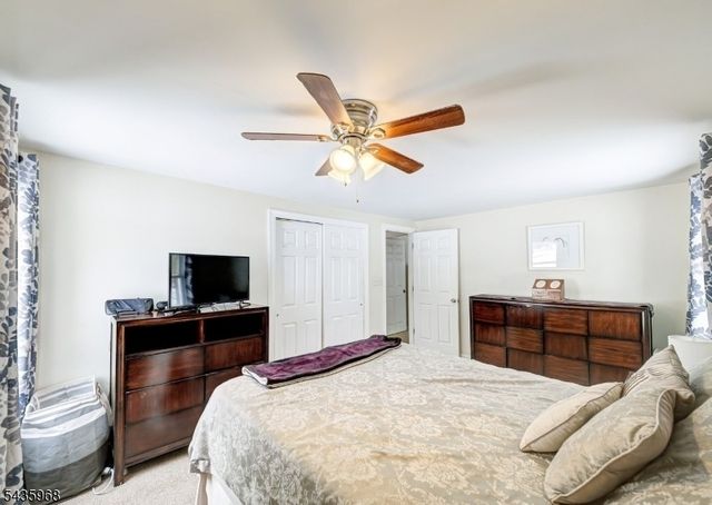 125 Hillcrest Dr, Milford Boro, NJ 08848
