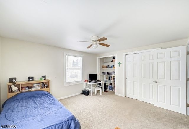 125 Hillcrest Dr, Milford Boro, NJ 08848