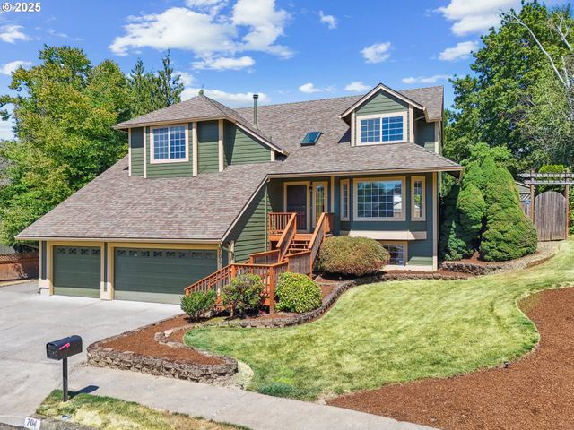 704 Se GREENWAY Dr, Gresham, OR 97080