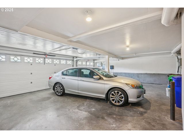 704 Se GREENWAY Dr, Gresham, OR 97080