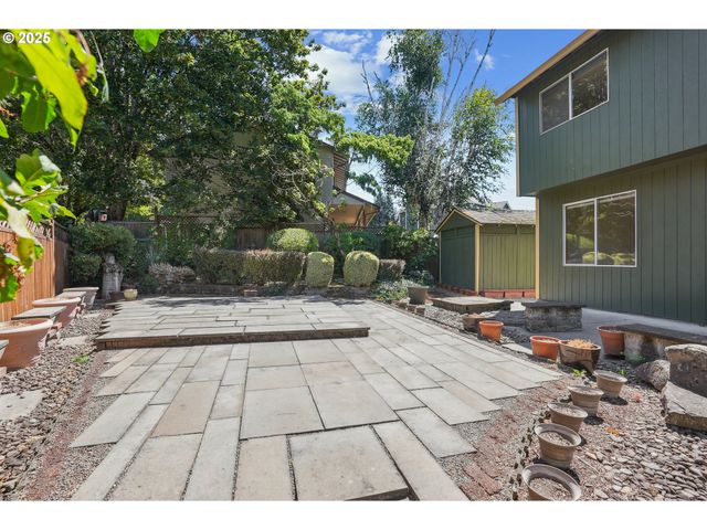 704 Se GREENWAY Dr, Gresham, OR 97080