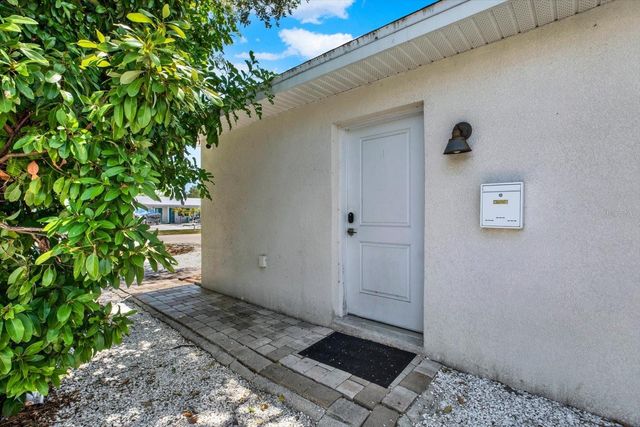 2011 OUTER DRIVE, Sarasota, FL 34231