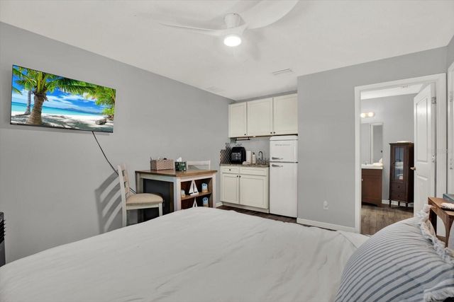 2011 OUTER DRIVE, Sarasota, FL 34231
