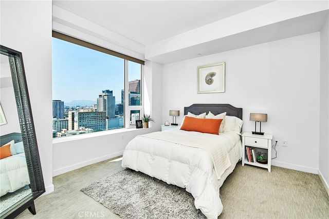 1050 S Grand 2001, Los Angeles, CA 90015