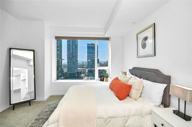 1050 S Grand 2001, Los Angeles, CA 90015