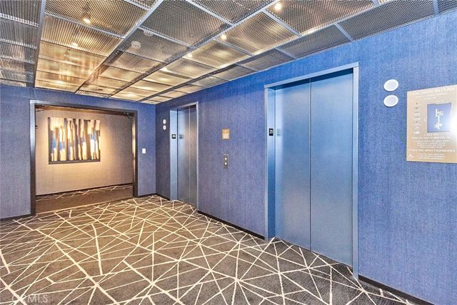 1050 S Grand 2001, Los Angeles, CA 90015