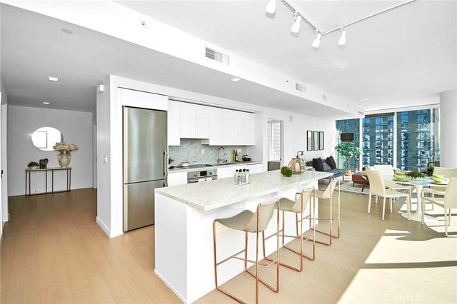 1050 S Grand 2001, Los Angeles, CA 90015