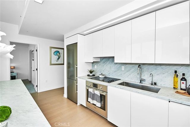 1050 S Grand 2001, Los Angeles, CA 90015