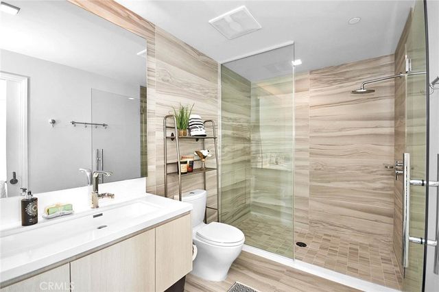 1050 S Grand 2001, Los Angeles, CA 90015