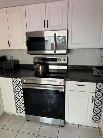 1562 Shaker Circle, Wellington, FL 33414
