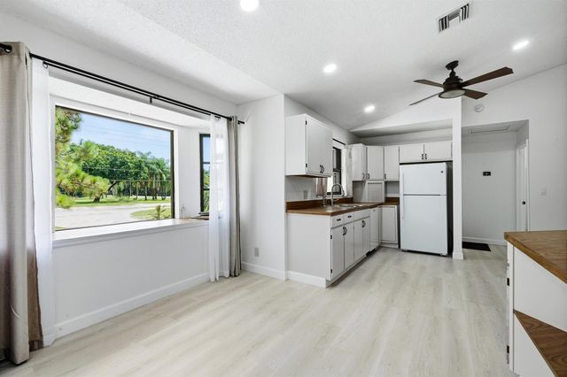 7380 155TH Place N, Palm Beach Gardens, FL 33418