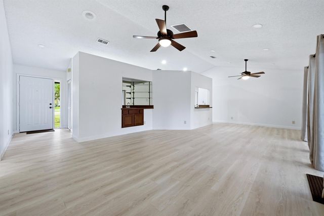 7380 155TH Place N, Palm Beach Gardens, FL 33418