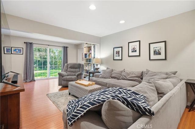 10808 Des Moines, Porter Ranch, CA 91326