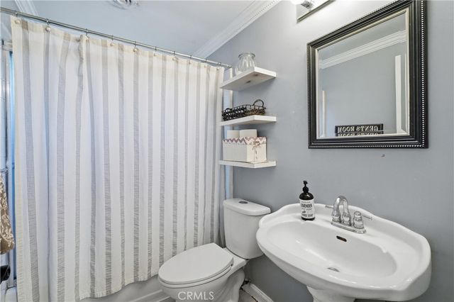 10808 Des Moines, Porter Ranch, CA 91326