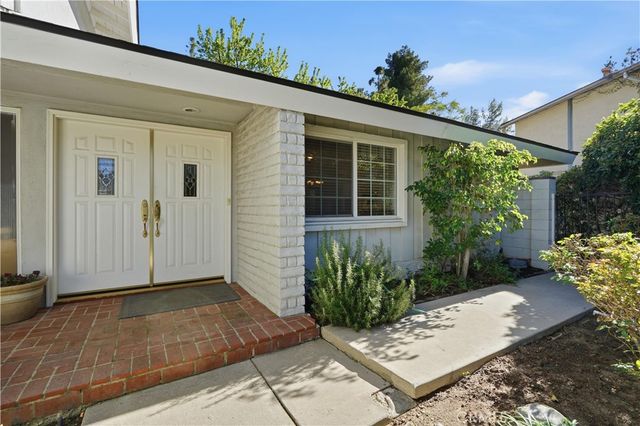 10808 Des Moines, Porter Ranch, CA 91326