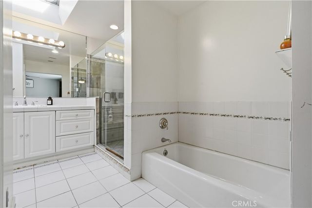 10808 Des Moines, Porter Ranch, CA 91326