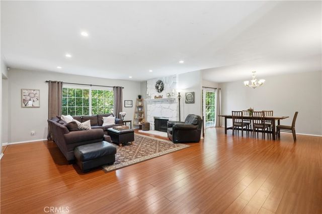 10808 Des Moines, Porter Ranch, CA 91326