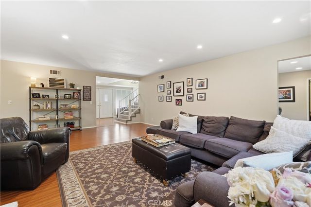 10808 Des Moines, Porter Ranch, CA 91326