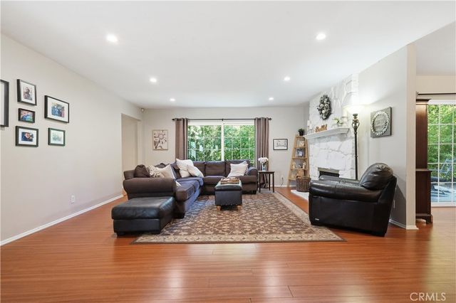 10808 Des Moines, Porter Ranch, CA 91326