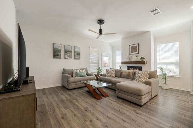 2818 N.Moccasin Lane, Aubrey, TX 76227