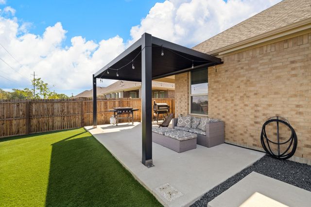 2818 N.Moccasin Lane, Aubrey, TX 76227