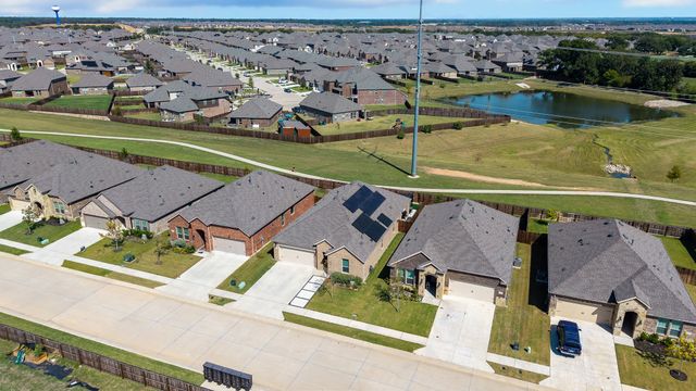 2818 N.Moccasin Lane, Aubrey, TX 76227