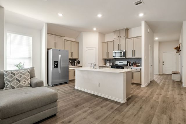 2818 N.Moccasin Lane, Aubrey, TX 76227