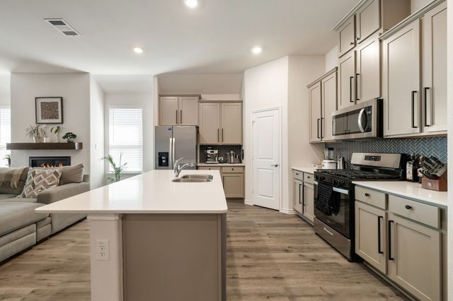 2818 N.Moccasin Lane, Aubrey, TX 76227