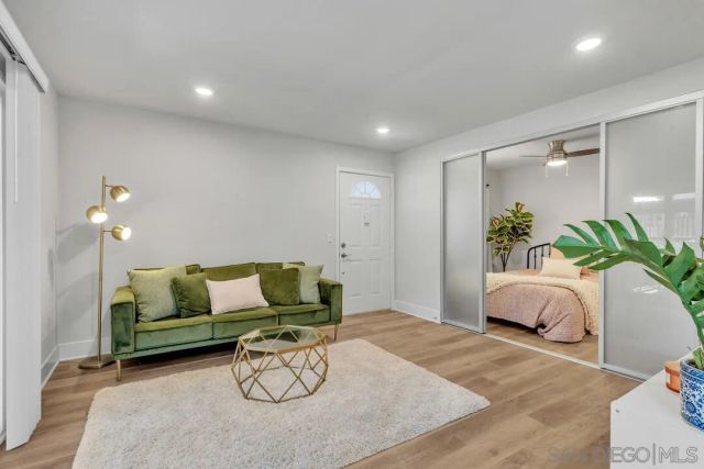 8644 Via Mallorca F, La Jolla, CA 92037