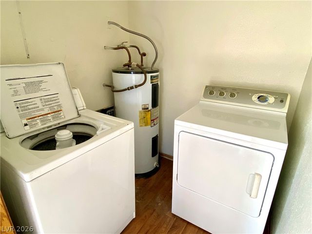1872 Cosmic Drive, Las Vegas, NV 89115