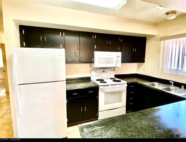 1872 Cosmic Drive, Las Vegas, NV 89115
