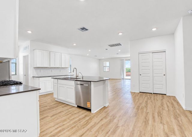 12152 E Morris Carson Drive, Vail, AZ 85641