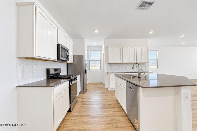 12152 E Morris Carson Drive, Vail, AZ 85641