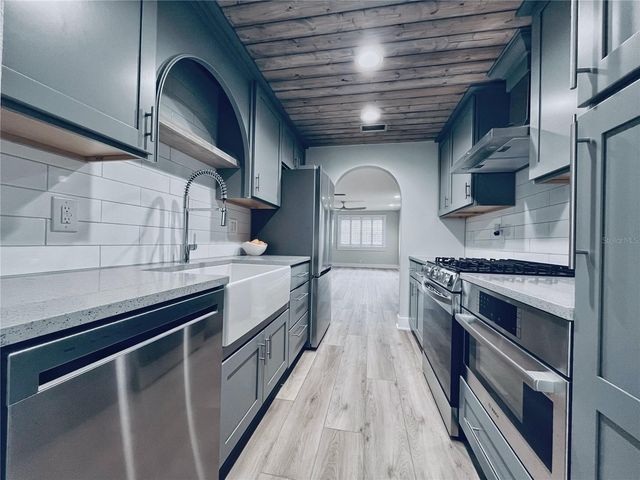 5750 80TH STREET N A106, St Petersburg, FL 33709