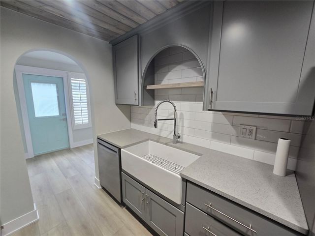 5750 80TH STREET N A106, St Petersburg, FL 33709