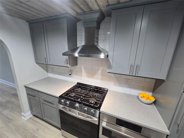5750 80TH STREET N A106, St Petersburg, FL 33709