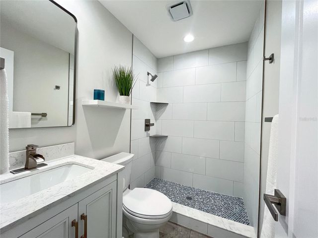 5750 80TH STREET N A106, St Petersburg, FL 33709