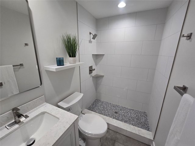 5750 80TH STREET N A106, St Petersburg, FL 33709