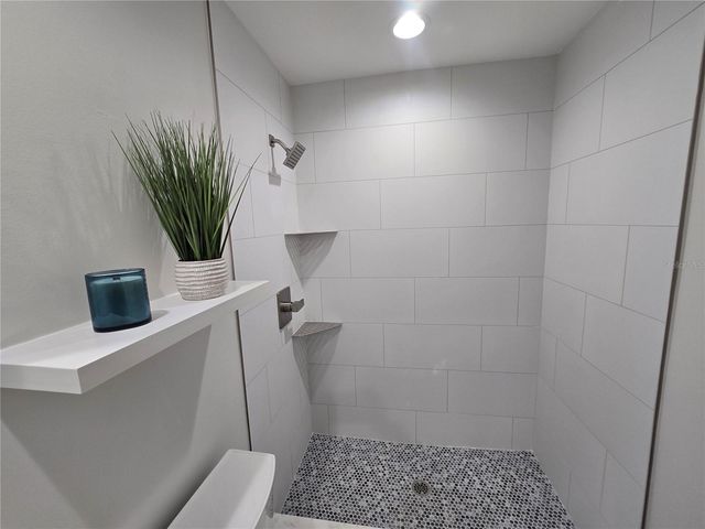 5750 80TH STREET N A106, St Petersburg, FL 33709