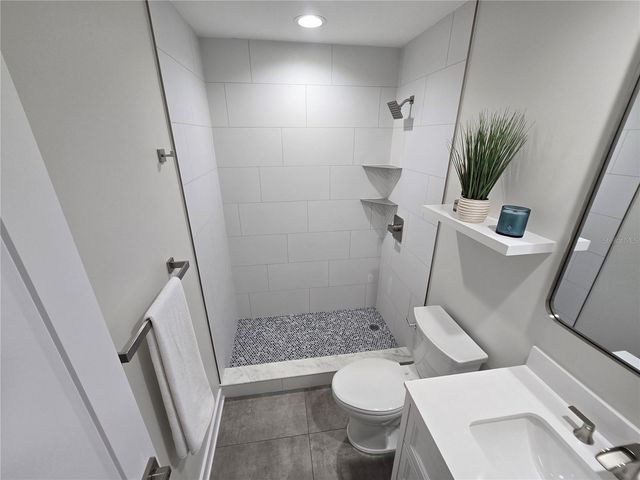5750 80TH STREET N A106, St Petersburg, FL 33709