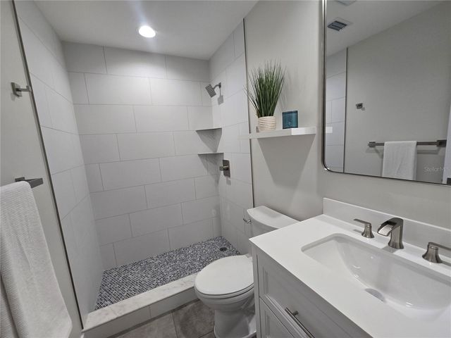 5750 80TH STREET N A106, St Petersburg, FL 33709