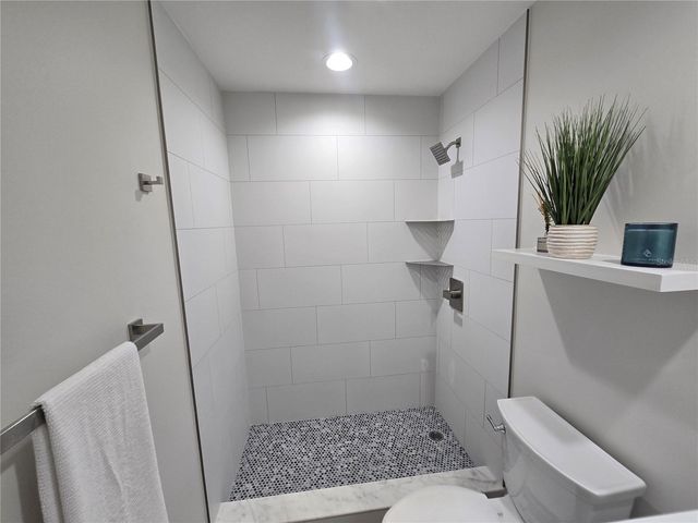 5750 80TH STREET N A106, St Petersburg, FL 33709
