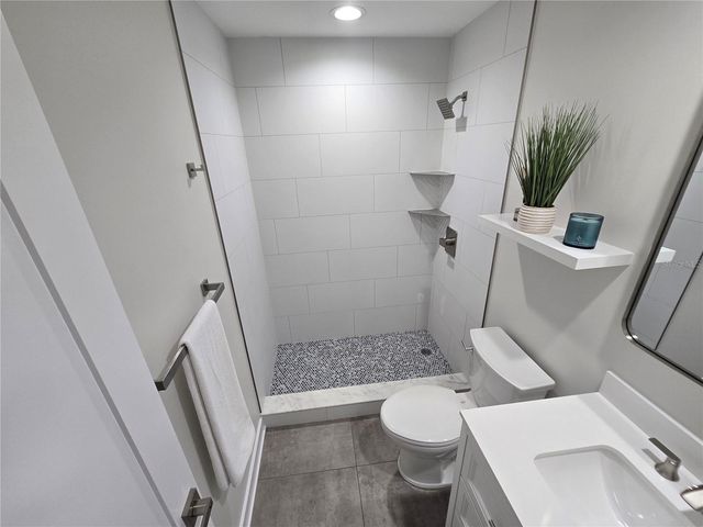 5750 80TH STREET N A106, St Petersburg, FL 33709