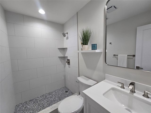 5750 80TH STREET N A106, St Petersburg, FL 33709