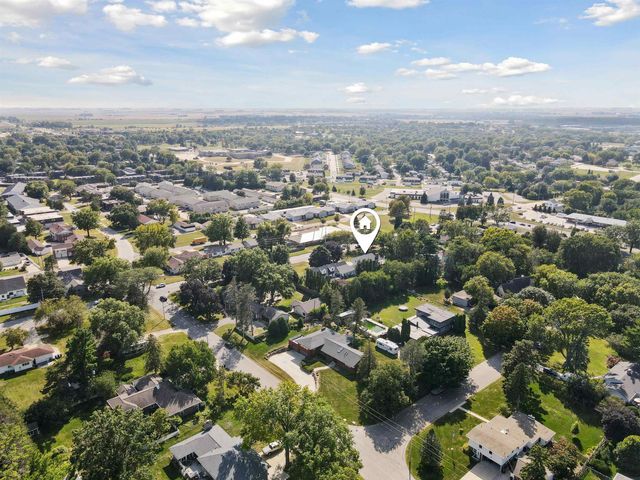 1132 W Ridgeway Avenue, Waterloo, IA 50701